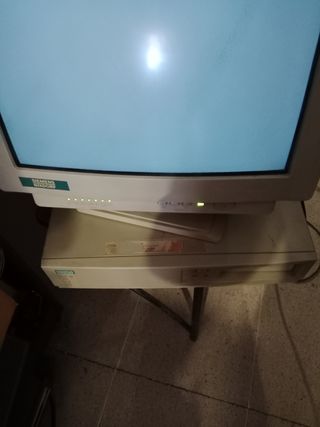 Ordenador Siemens Scenic 4L antiguo