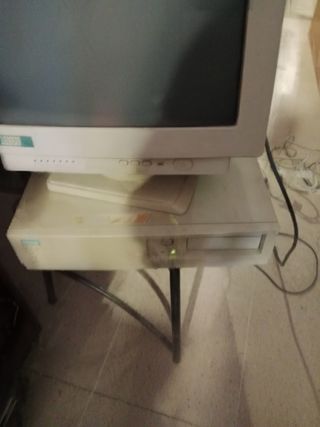 Ordenador Siemens Scenic 4L antiguo