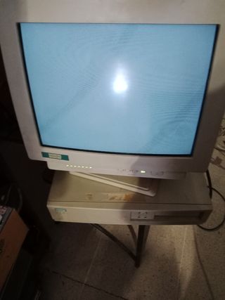 Ordenador Siemens Scenic 4L antiguo