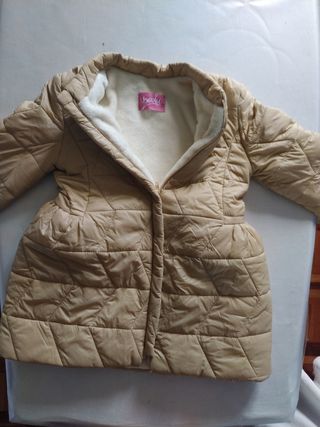 Cazadora acolchada beige niña