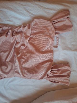 Vestido rosa ajustado