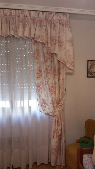 Cortinas florales - blancas y rosas