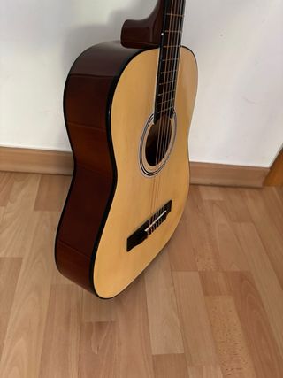 Guitarra clásica Rocío C-16. En perfecto estado.