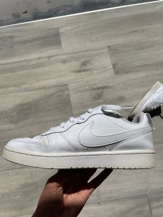 Zapatillas Nike blancas estilo Air Force 