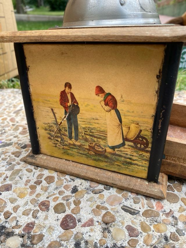 Molinillo de cafe antiguo