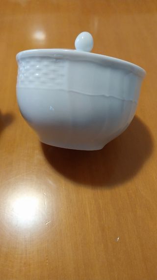 Set caffè: 2 tazze grandi + zuccheriera e lattiera
