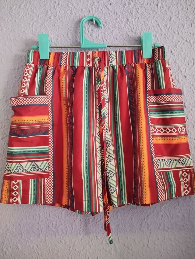 Shorts estampados rojos