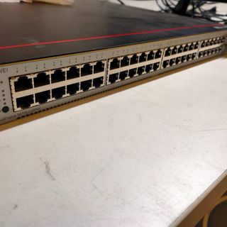 Switch Huawei S5735-L48P4X 48 puertos PoE+