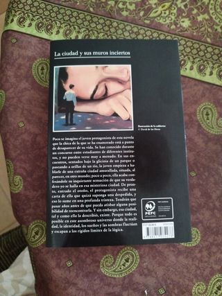 La ciudad y sus muros inciertos