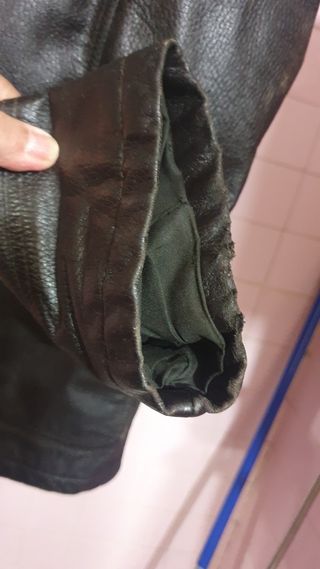 Chaquetón cuero negro