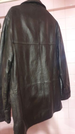 Chaquetón cuero negro
