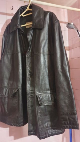 Chaquetón cuero negro