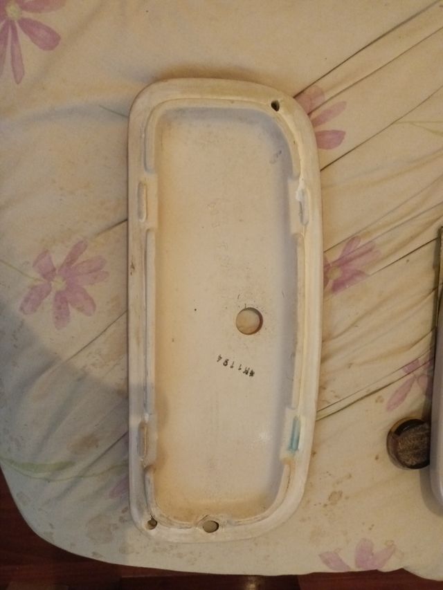 Tapa cisterna ROCA Victoria naranja