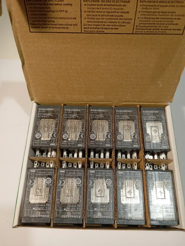 10 Relés RXZE2M114M Schneider