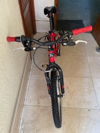 Bicicleta Infantil BTWIN 20" roja