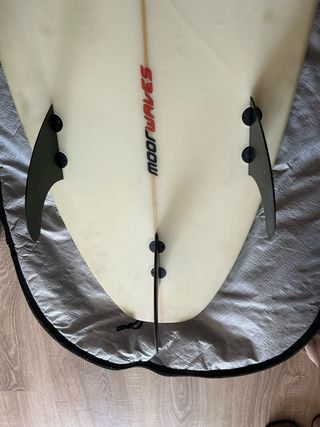 Tabla surf moor 7..4 con funda