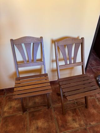 2 Sillas plegables de madera