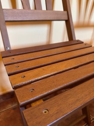 2 Sillas plegables de madera
