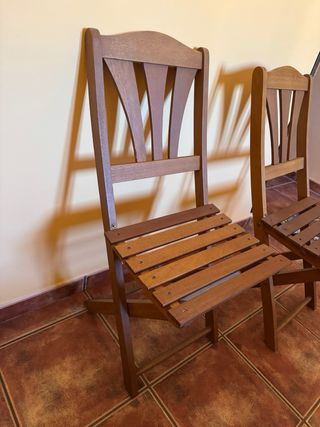 2 Sillas plegables de madera