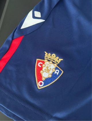 Kit Camiseta y Pantalón del Osasuna talla 11 años