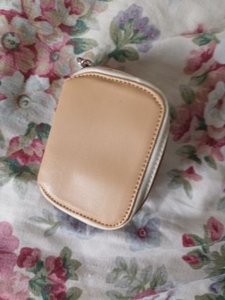 Portamonete vintage beige e bianco