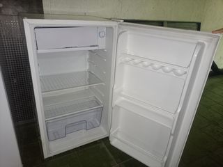 Piccoli refrigeratori da campeggio 