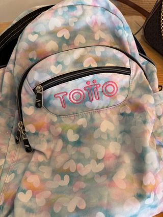 Mochila Totto muy bonita y casi nueva