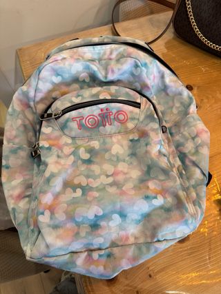 Mochila Totto muy bonita y casi nueva
