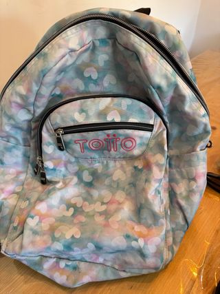 Mochila Totto muy bonita y casi nueva