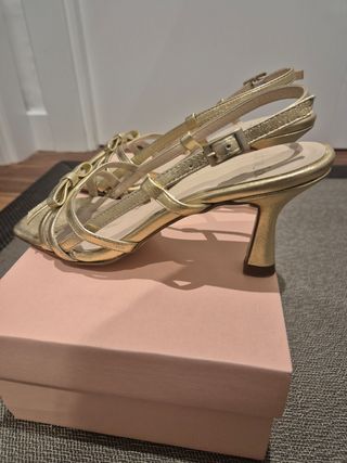 Sandalias doradas tacón 37