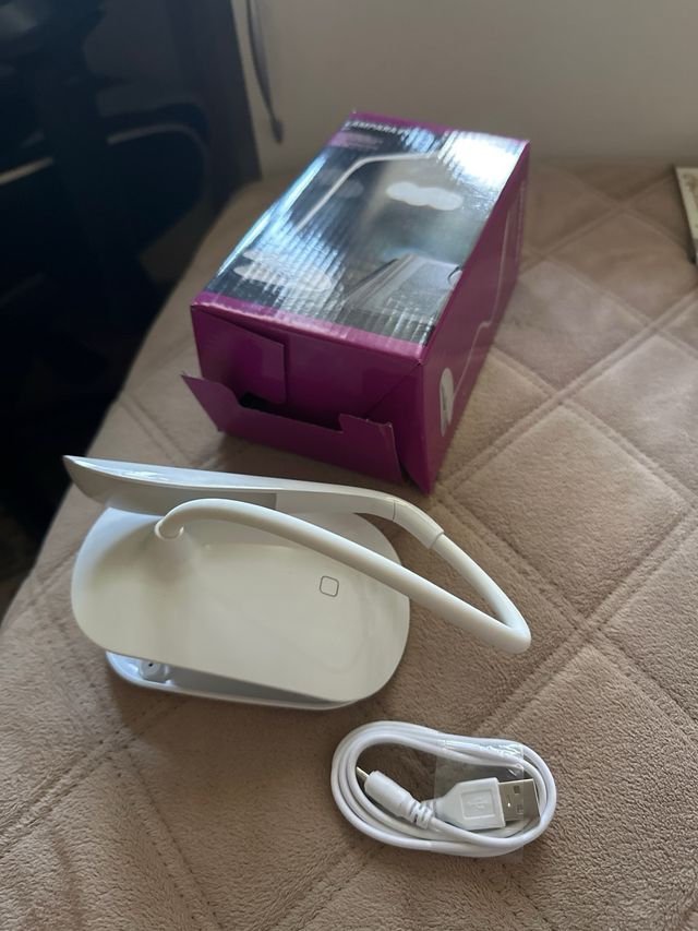 Lampada LED con morsetto bianco