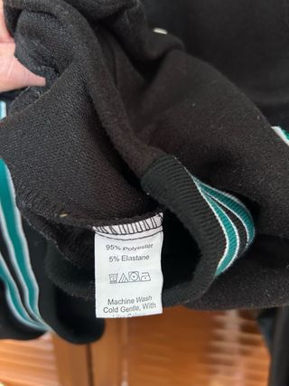 Chaqueta universitaria beisbolera