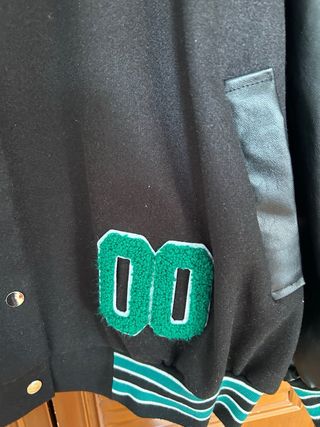 Chaqueta universitaria beisbolera