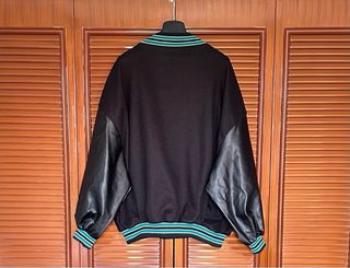 Chaqueta universitaria beisbolera