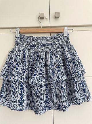 Falda blanca y azul - volantes