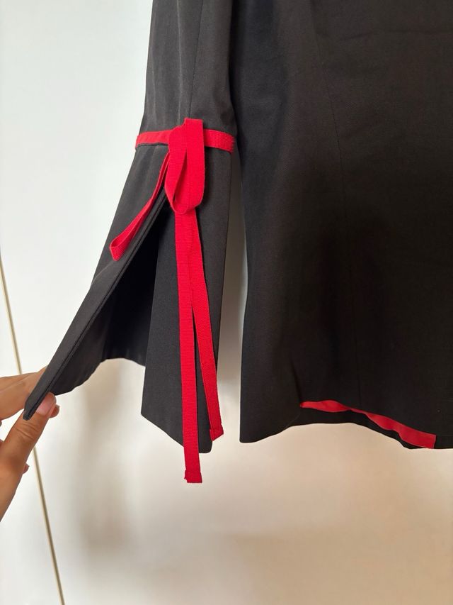 Chaqueta Moschino negra-roja