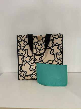 Bolso Tous beige y negro con pequeña cartera