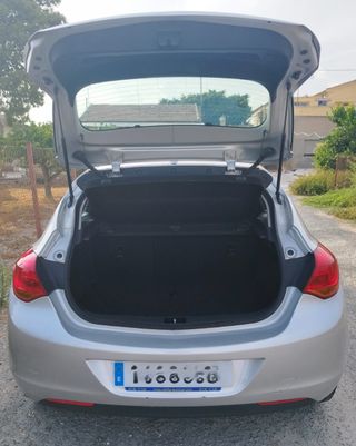 Opel Astra 2012 Diesel 