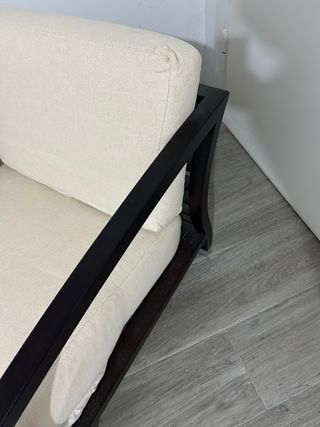 Sillón beige y negro