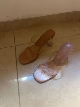 Sandalias tacón Zara transparentes beige