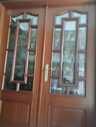 Puertas madera maciza , es doble puerta salon