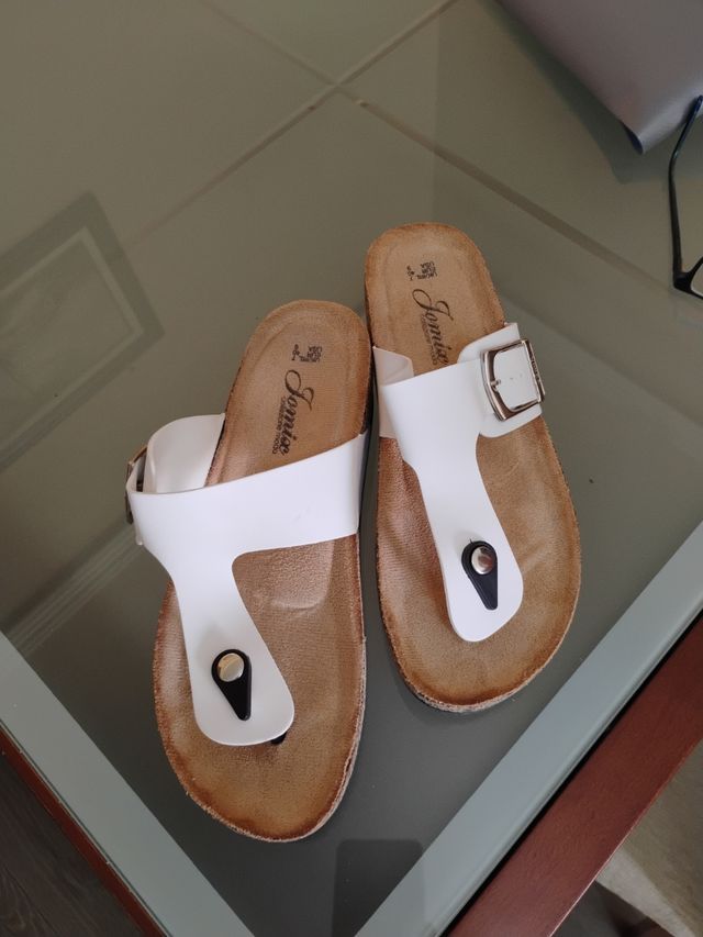 Sandalias Jomice blancas