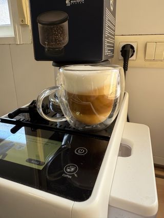 Cafetera Delonghi Rivelia Automática
