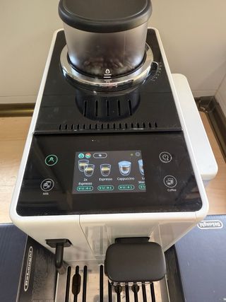 Cafetera Delonghi Rivelia Automática
