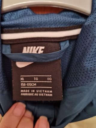 Chaqueta Nike Windrunner - Azul talla 13-14 años.