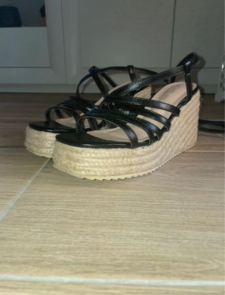 Sandalias cuña negras
