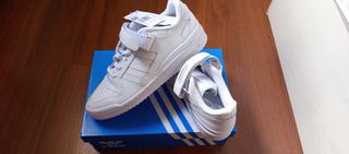 Adidas FORUM LOW Blancas - Zapatillas. 