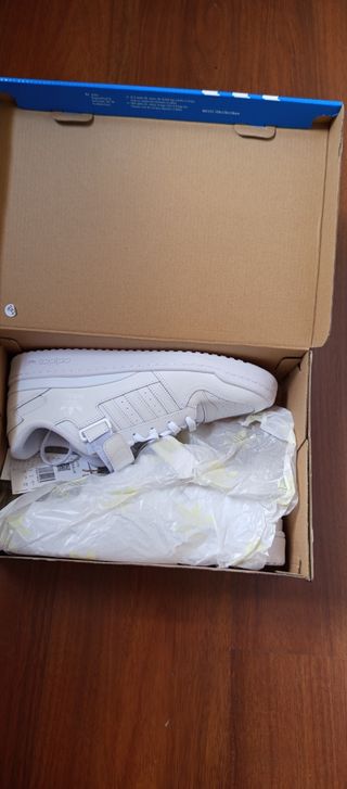 Adidas FORUM LOW Blancas - Zapatillas. 