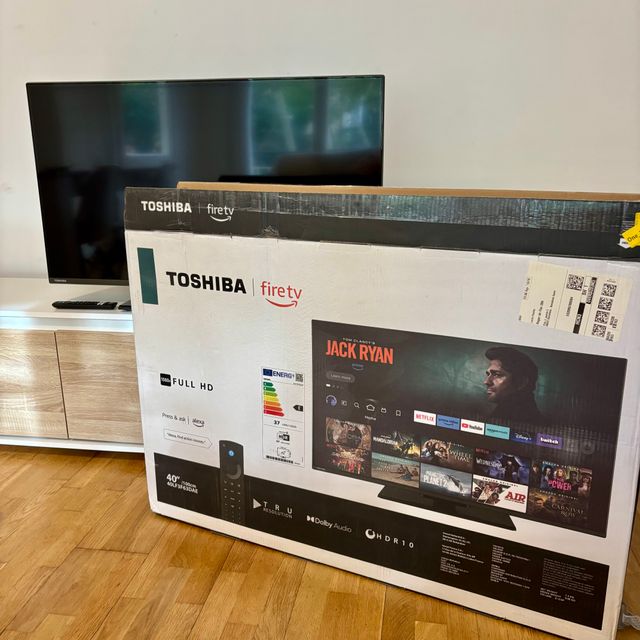 TV Toshiba 40" Negro