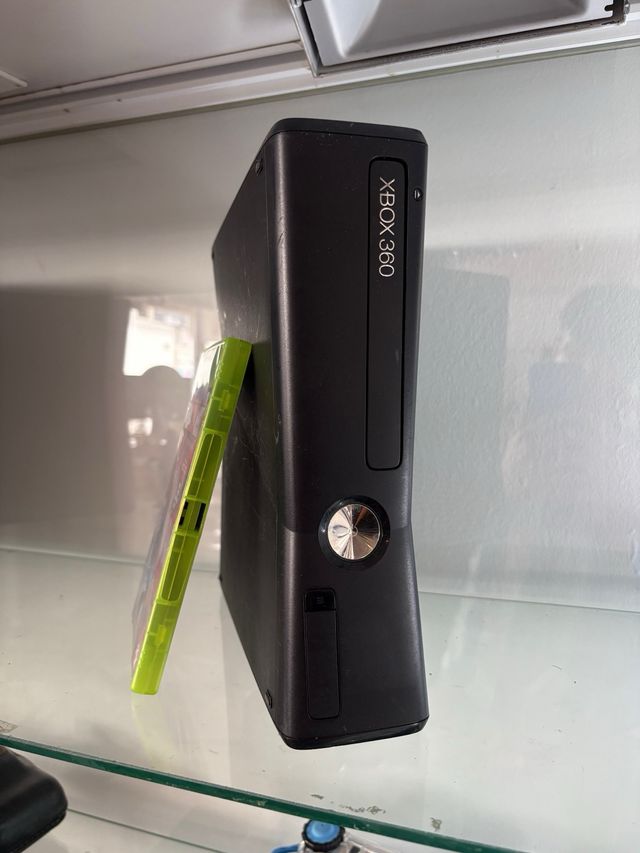 Xbox 360 negra + NBA 2K15